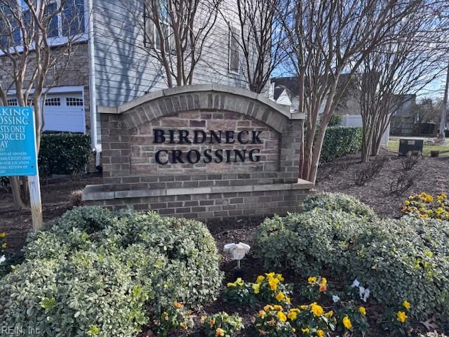 516 Clara LN, Virginia Beach, VA 23451