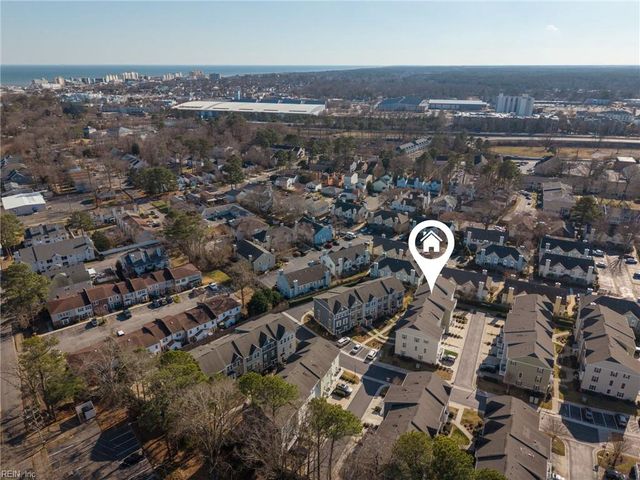 516 Clara LN, Virginia Beach, VA 23451