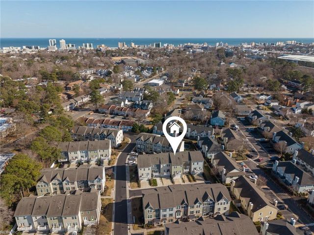 516 Clara LN, Virginia Beach, VA 23451