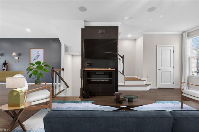 516 Clara LN, Virginia Beach, VA 23451