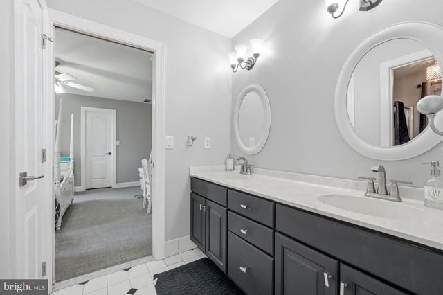 24 WINDING WAY, Mullica Hill, NJ 08062