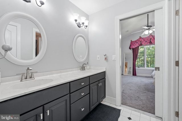 24 WINDING WAY, Mullica Hill, NJ 08062