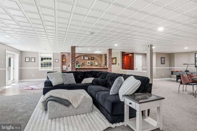 24 WINDING WAY, Mullica Hill, NJ 08062