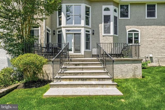24 WINDING WAY, Mullica Hill, NJ 08062