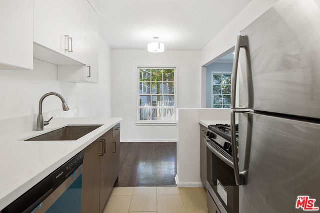 8567 HOLLOWAY Drive 1, West Hollywood, CA 90069