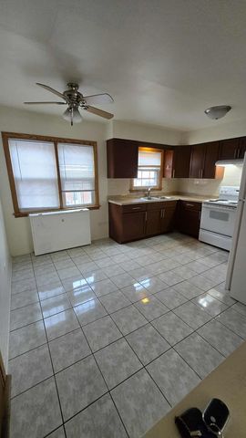 9458 Glenlake Avenue, Rosemont, IL 60018