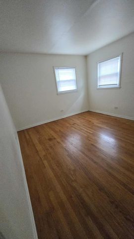 9458 Glenlake Avenue, Rosemont, IL 60018