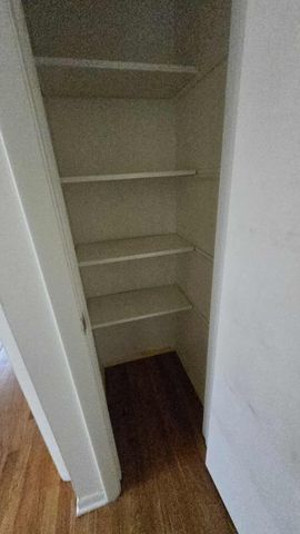 9458 Glenlake Avenue, Rosemont, IL 60018