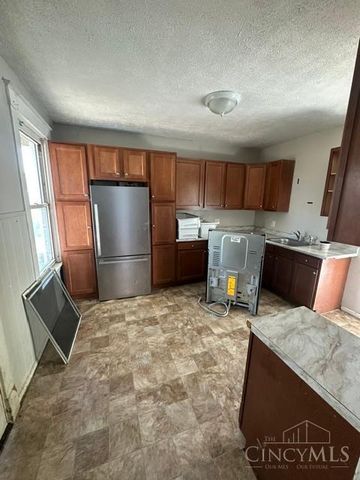 1701 De Armand Avenue, North College Hill, OH 45239