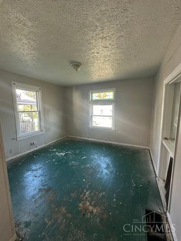 1701 De Armand Avenue, North College Hill, OH 45239