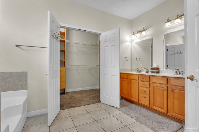 4401 Essex Terrace Cr, Pace, FL 32571