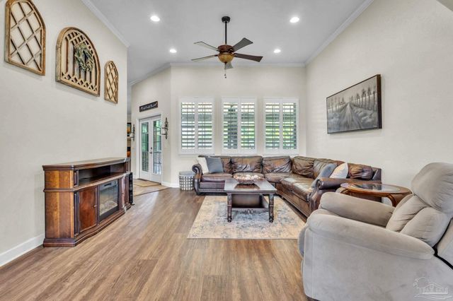 4401 Essex Terrace Cr, Pace, FL 32571