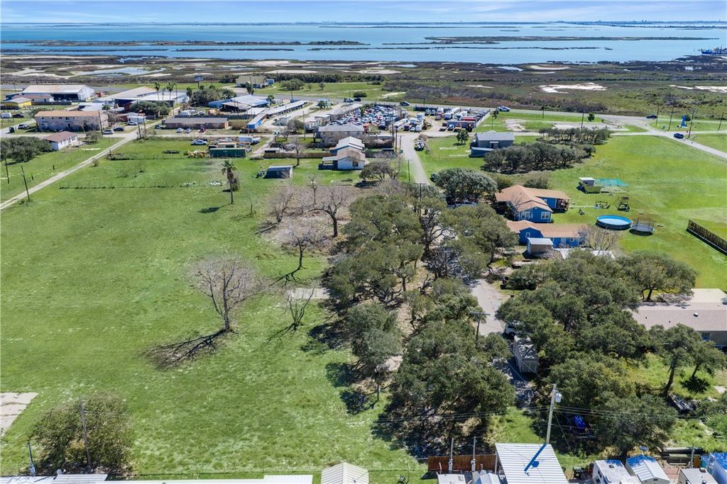 216 HAZLETT Ave, Aransas Pass, TX 78336 — photo 2