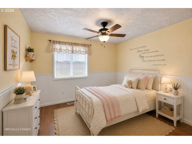 5746 FLAIRSTONE Dr, Salem, OR 97306