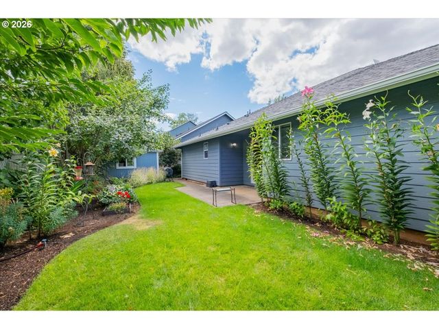 5746 FLAIRSTONE Dr, Salem, OR 97306