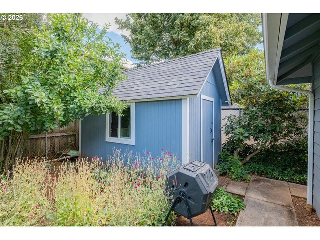 5746 FLAIRSTONE Dr, Salem, OR 97306