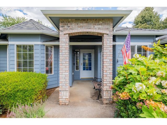 5746 FLAIRSTONE Dr, Salem, OR 97306