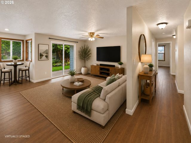 5746 FLAIRSTONE Dr, Salem, OR 97306