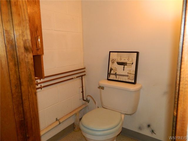 131 Burch Avenue, West Seneca, NY 14210