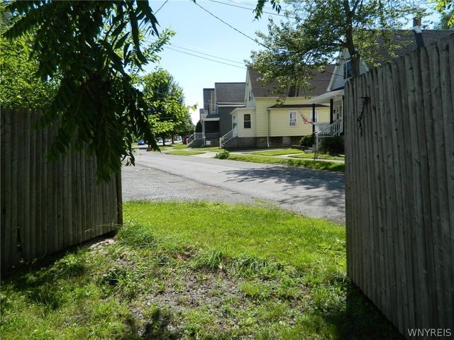 131 Burch Avenue, West Seneca, NY 14210