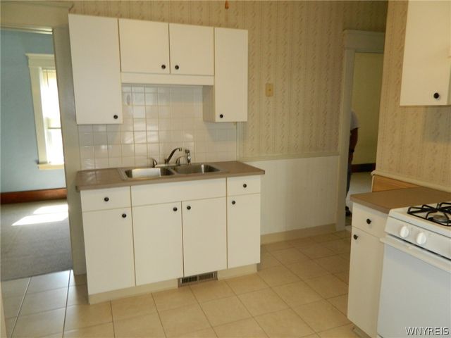 131 Burch Avenue, West Seneca, NY 14210