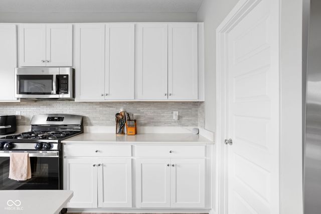 2162 Bauer Creek Drive, Whitestown, IN 46075