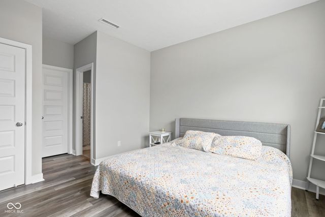 2162 Bauer Creek Drive, Whitestown, IN 46075