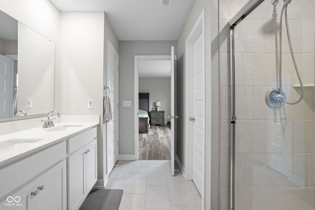 2162 Bauer Creek Drive, Whitestown, IN 46075