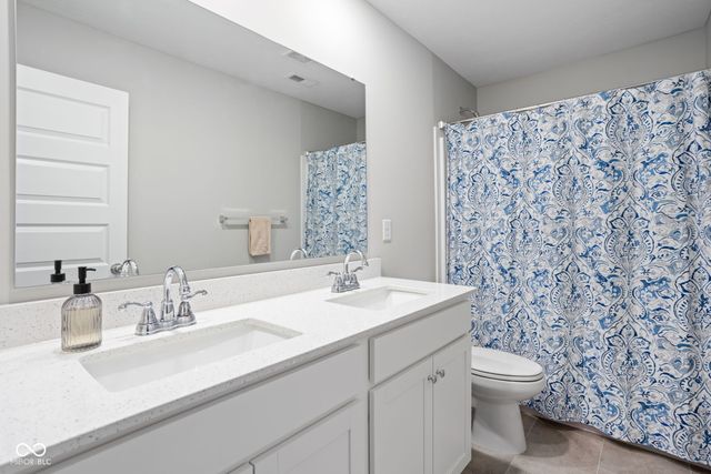 2162 Bauer Creek Drive, Whitestown, IN 46075