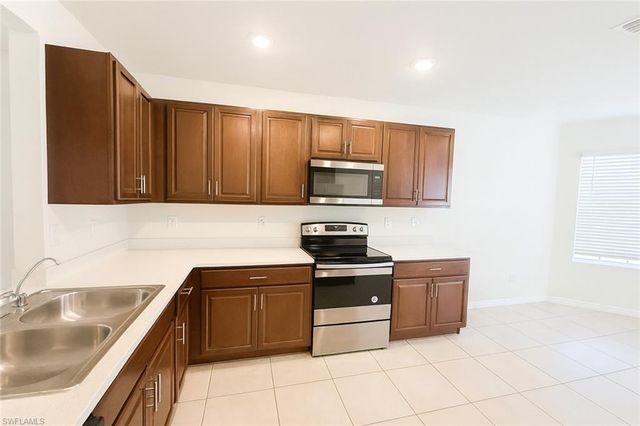 2220 5th AVE, Cape Coral, FL 33909