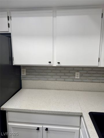 4030 East Carey Avenue 2, Las Vegas, NV 89115