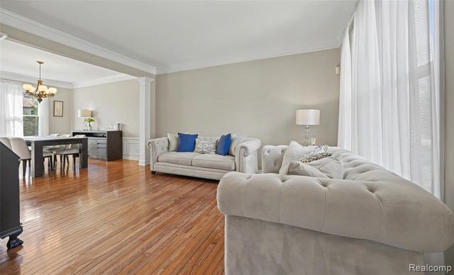 3855 Sequoia Drive, Lake Orion, MI 48360