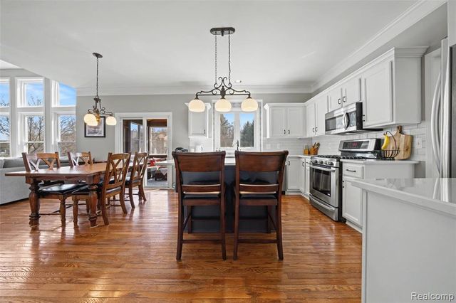 3855 Sequoia Drive, Lake Orion, MI 48360