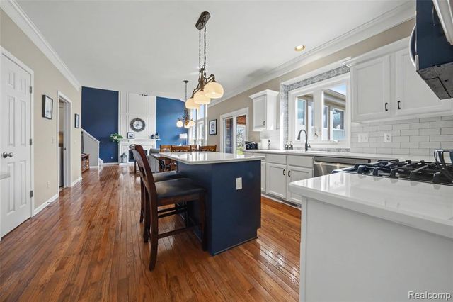 3855 Sequoia Drive, Lake Orion, MI 48360