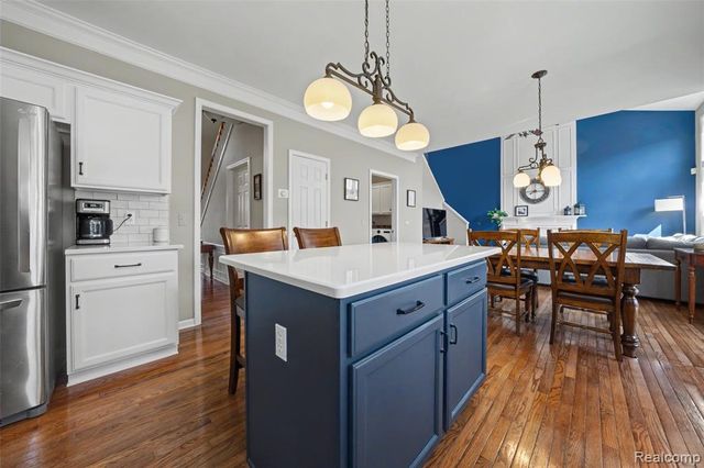 3855 Sequoia Drive, Lake Orion, MI 48360