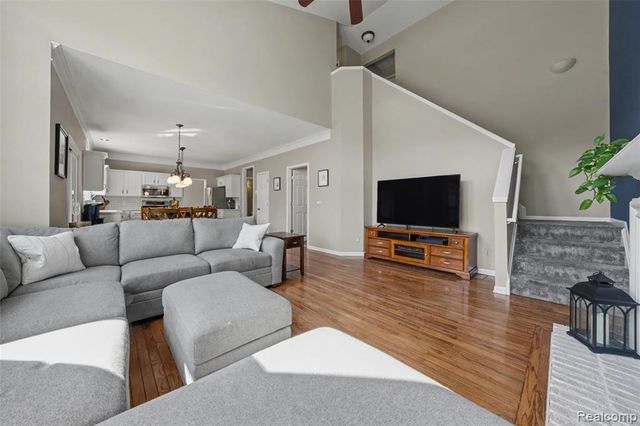 3855 Sequoia Drive, Lake Orion, MI 48360