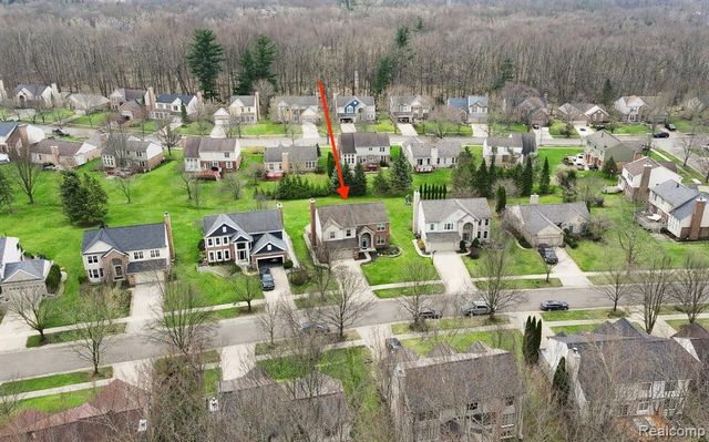 3855 Sequoia Drive, Lake Orion, MI 48360