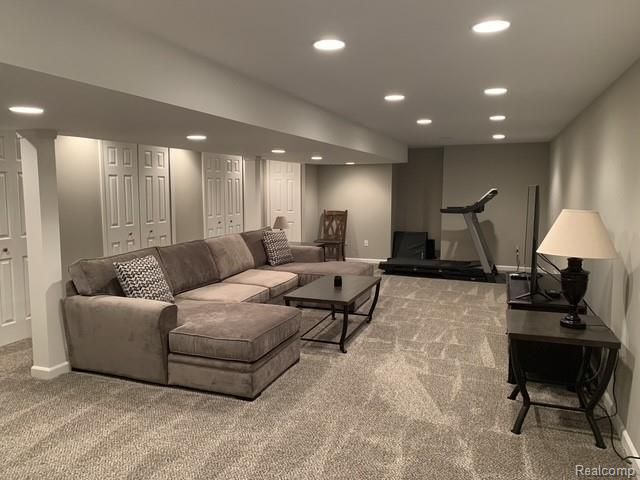 3855 Sequoia Drive, Lake Orion, MI 48360