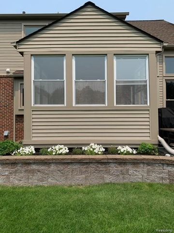 3855 Sequoia Drive, Lake Orion, MI 48360