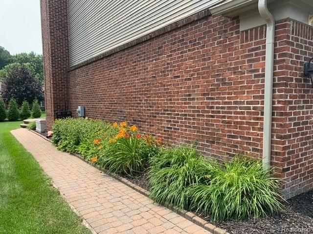 3855 Sequoia Drive, Lake Orion, MI 48360