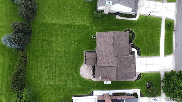 3855 Sequoia Drive, Lake Orion, MI 48360