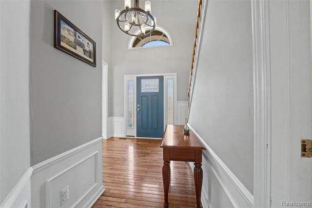 3855 Sequoia Drive, Lake Orion, MI 48360