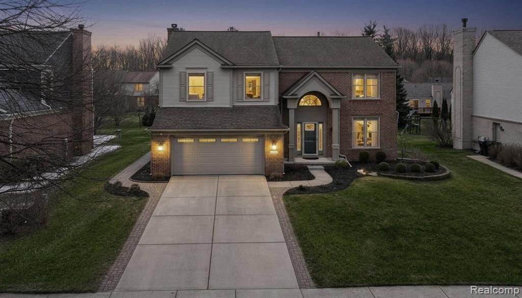 3855 Sequoia Drive, Lake Orion, MI 48360