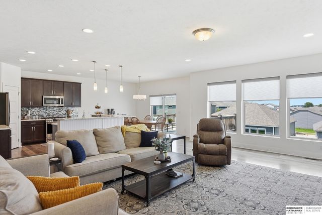 17706 Ogden Street, Omaha, NE 68116