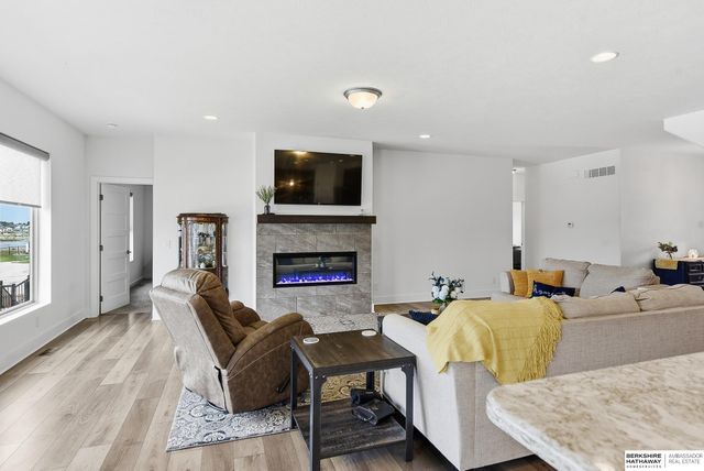 17706 Ogden Street, Omaha, NE 68116