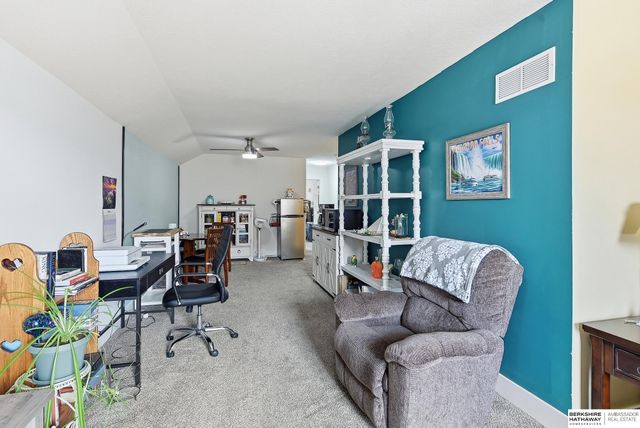 17706 Ogden Street, Omaha, NE 68116
