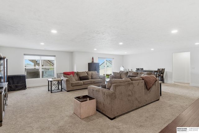 17706 Ogden Street, Omaha, NE 68116