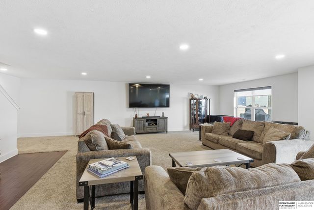 17706 Ogden Street, Omaha, NE 68116