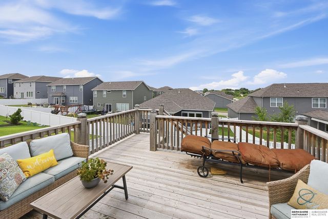 17706 Ogden Street, Omaha, NE 68116