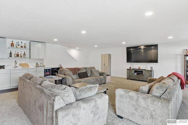 17706 Ogden Street, Omaha, NE 68116